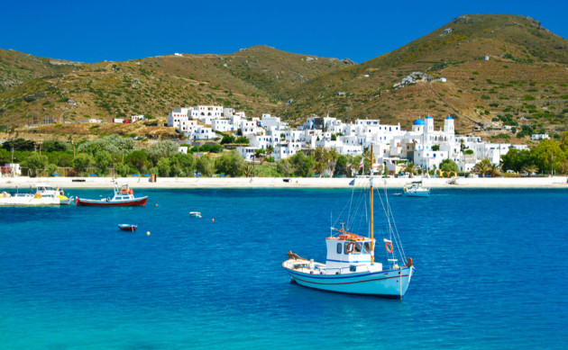 在希腊基克拉底群岛跳岛游及房产