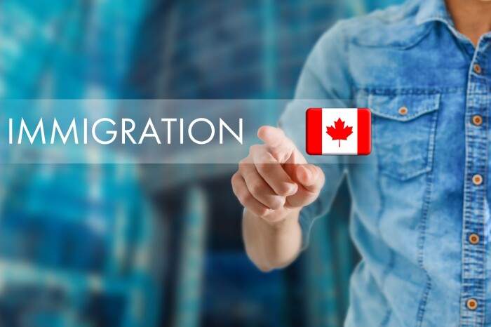 新任移民部长计划缩短签证处理时间