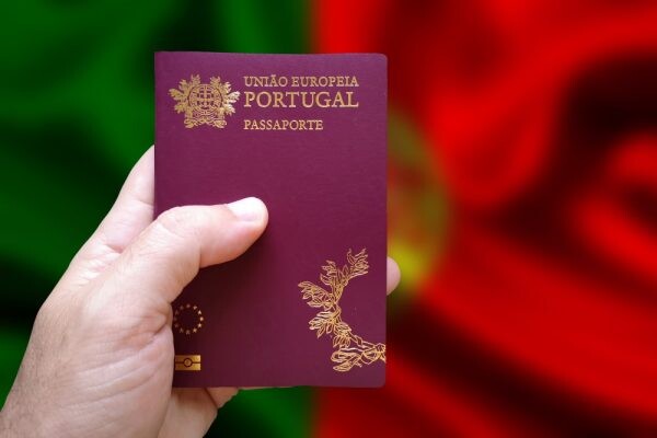 葡萄牙护照的优势，如何申请得到？