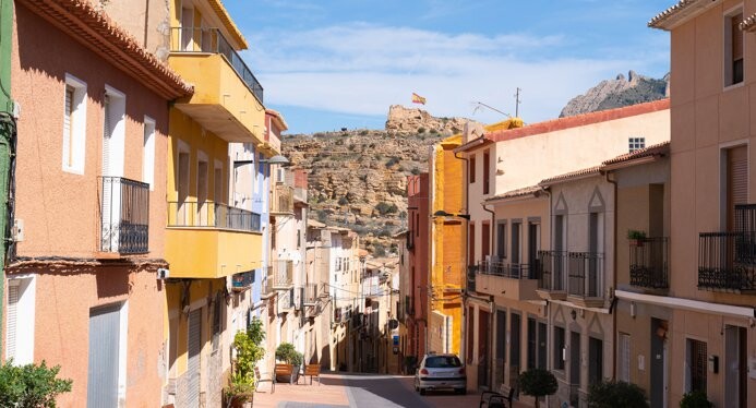 西班牙最受欢迎的非沿海城镇，供外国人购买房地产
