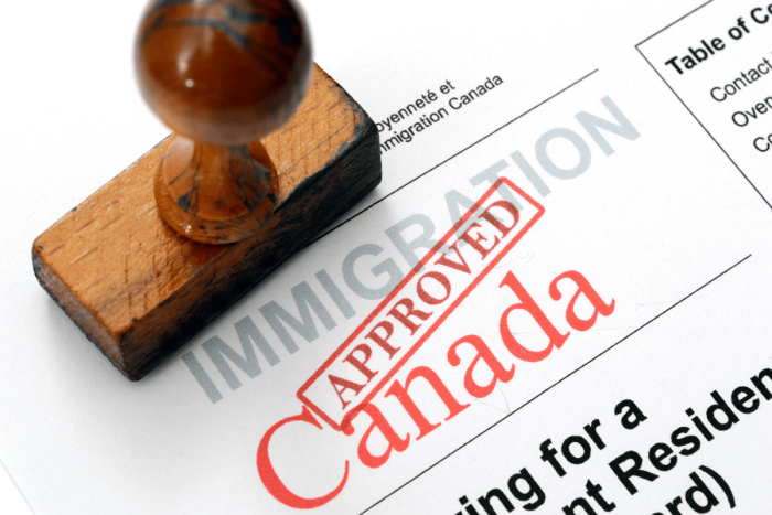 加拿大：移民呼吁特鲁多兑现承诺，将无证移民正规化