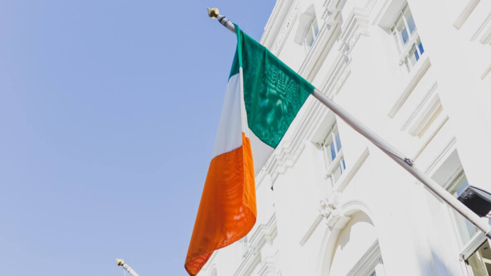 爱尔兰：2023年第一季度发放的工作许可证中，40%由印度国民获得