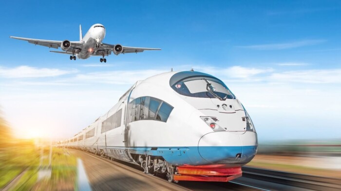 报告显示，从巴塞罗那乘飞机到伦敦比坐火车便宜