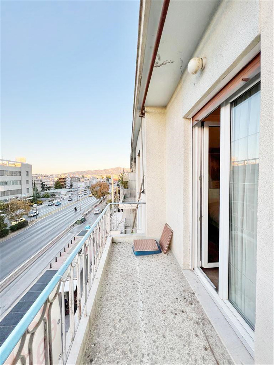 希腊房产：雅典北部哈兰德里127平3房 古典欧式风格