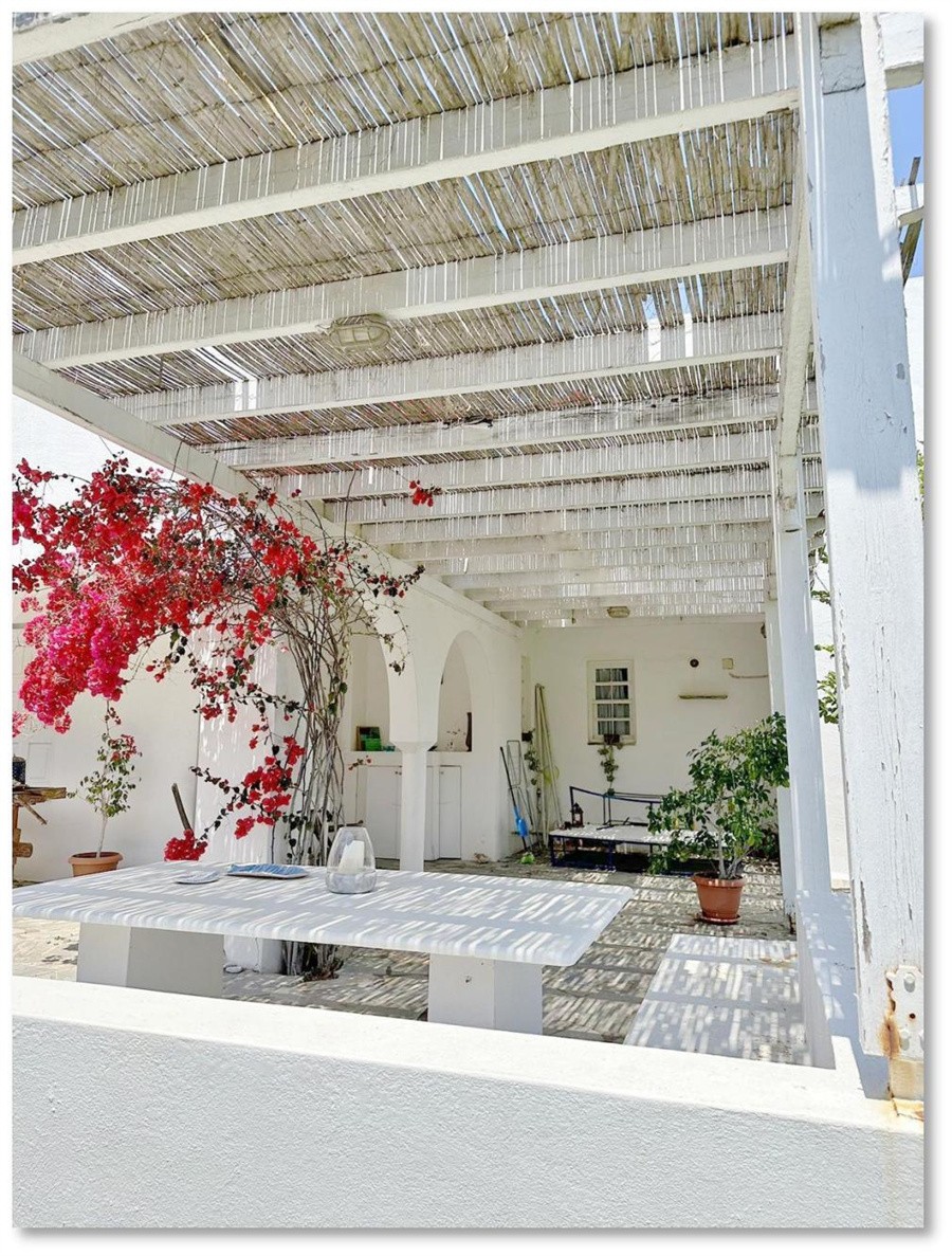 希腊雅典海边花园别墅，带泳池、花园、私人沙滩